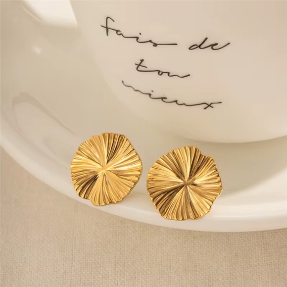18K Gold Plated Stud Earrings - Picture 3 of 5